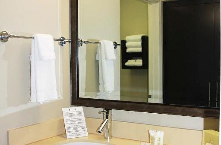 Staybridge Suites Houston - IAH Airport, an IHG Hotel