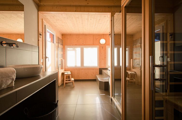 Vakantiehuis #48 mit IR-Sauna und Sprudelbad aussen