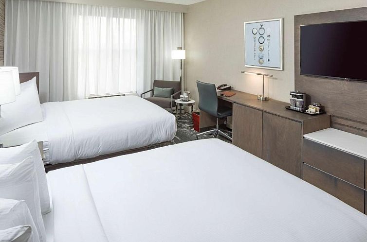 DoubleTree by Hilton Boston Logan Airport Chelsea