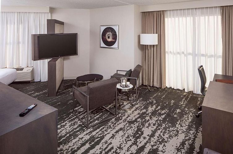 DoubleTree by Hilton Boston Logan Airport Chelsea