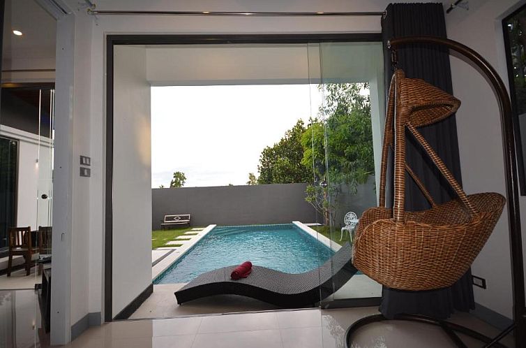 Rocking Chair Pool Villa