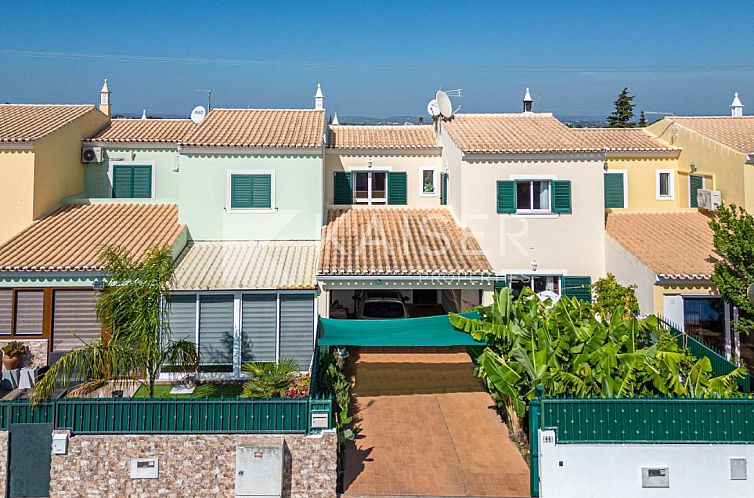 Geschakelde woning in Faro, Portugal