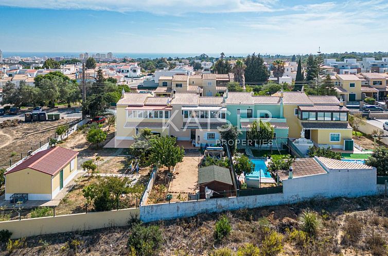 Geschakelde woning in Faro, Portugal