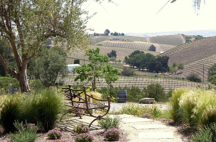 Croad Vineyards - The Inn