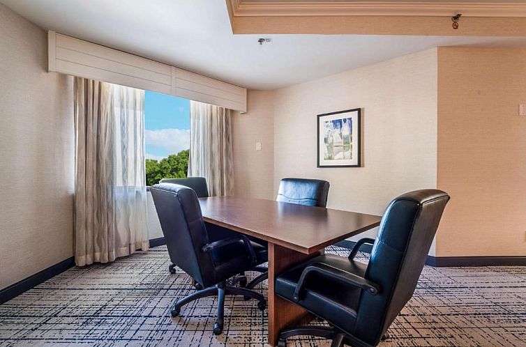 Hilton Charlotte Executive Park