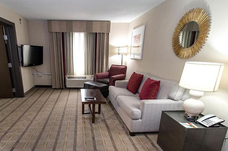 Holiday Inn Charlotte Airport, an IHG Hotel