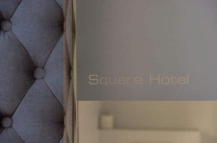 Square Hotel