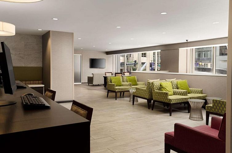 Homewood Suites Chicago Downtown - Magnificent Mile