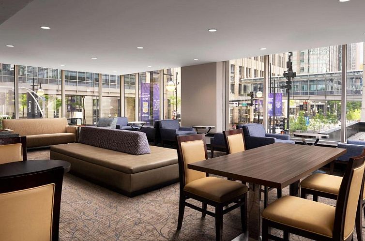 Homewood Suites Chicago Downtown - Magnificent Mile