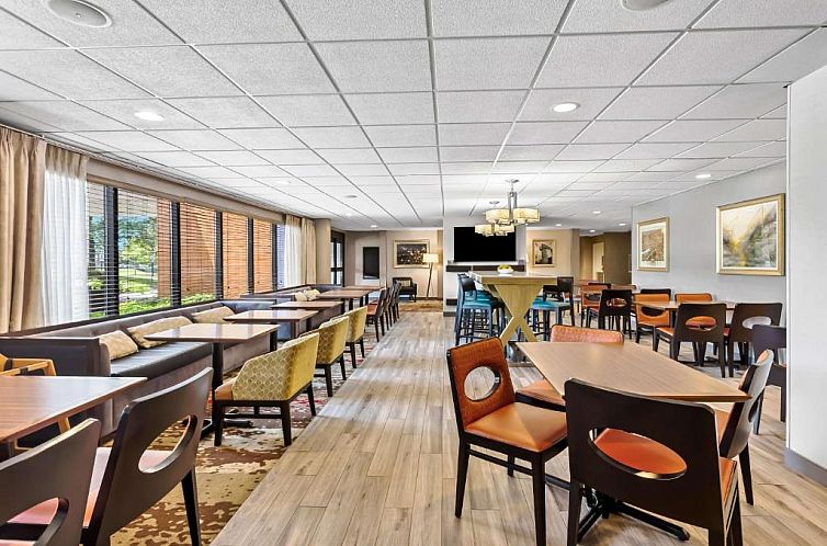 Hampton Inn Chicago-Naperville