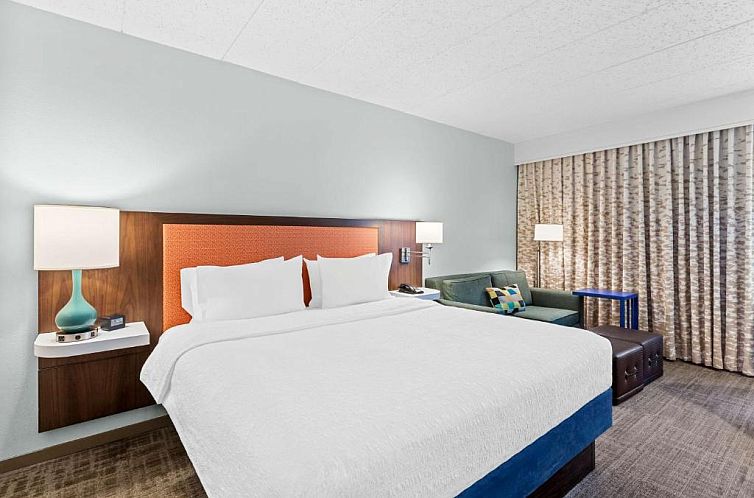 Hampton Inn Chicago-Naperville