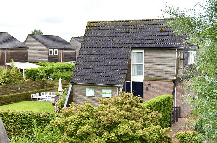 Een comfortabel vier persoons vakantiehuis met ruime tuin,