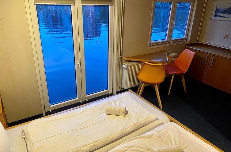 Eastern & Western Comfort Hotelboat