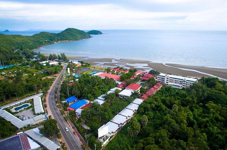 New Travel Beach Hotel & Resort