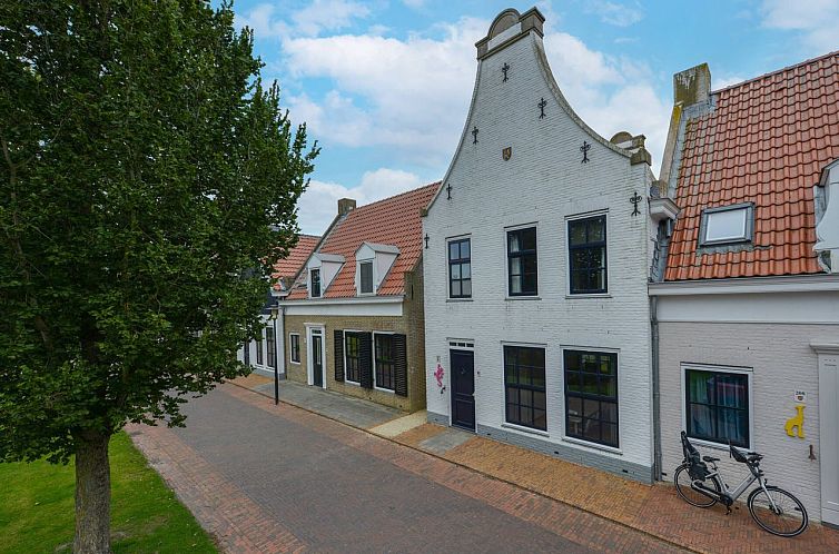 Geschakelde woning in Friesland, Nederland