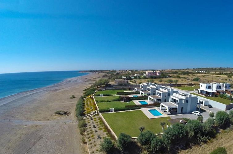 Antonoglou Beach Villas - Waterfront Luxury Retreat