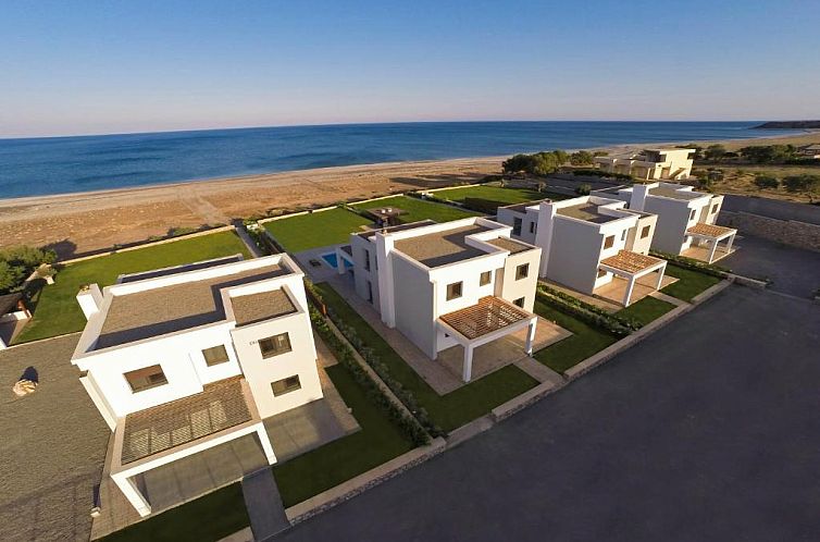 Antonoglou Beach Villas - Waterfront Luxury Retreat