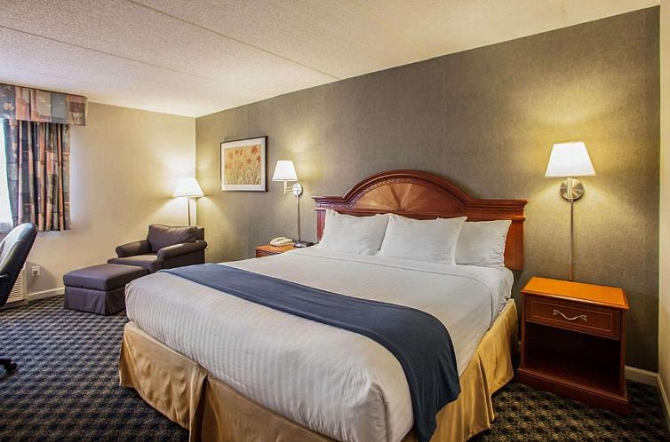 Quality Inn and Suites St Charles -West Chicago