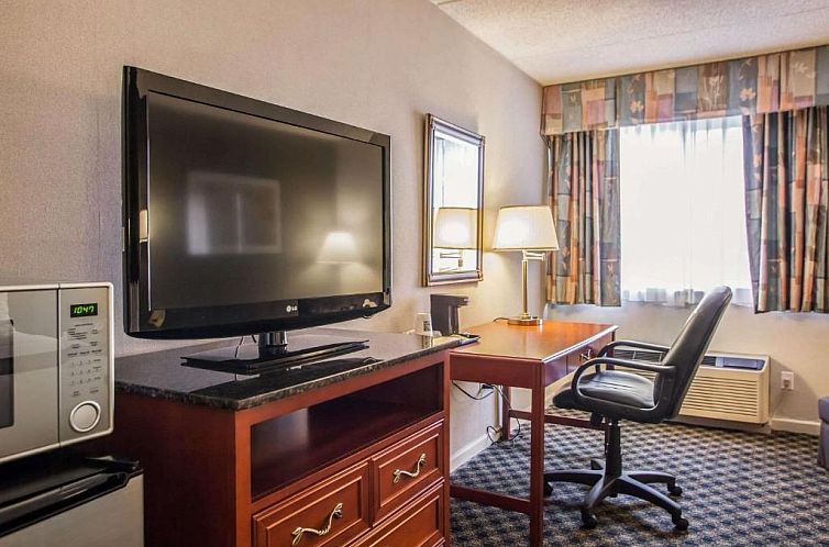 Quality Inn and Suites St Charles -West Chicago