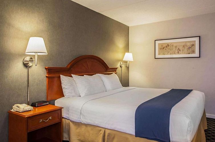 Quality Inn and Suites St Charles -West Chicago