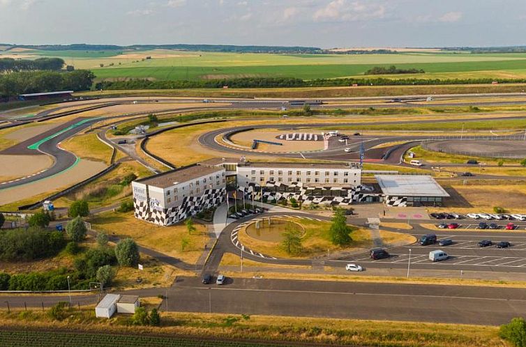 Hotel Motorsport Arena