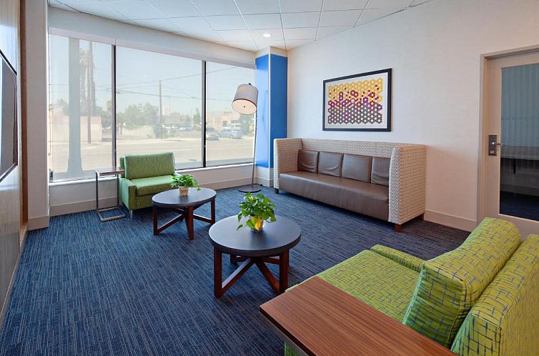 Holiday Inn Express Los Angeles LAX Airport, an IHG Hotel