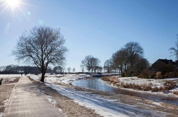 Superleuk 4 persoons vakantiehuis in Exloo met buitenzwembad