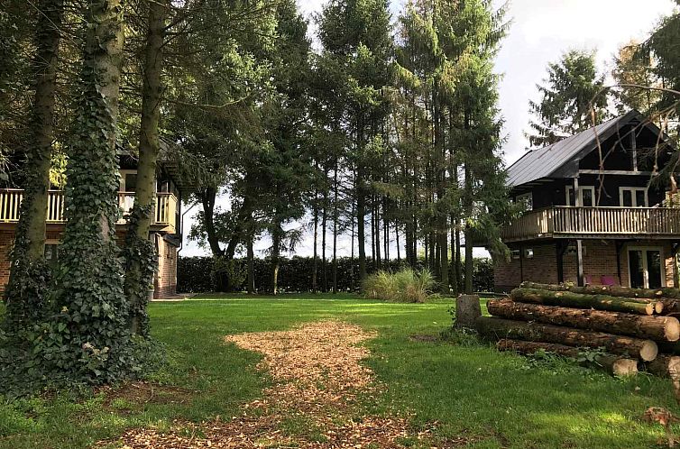 Prachtig 4 persoons vakantiehuis tussen de bomen met weids