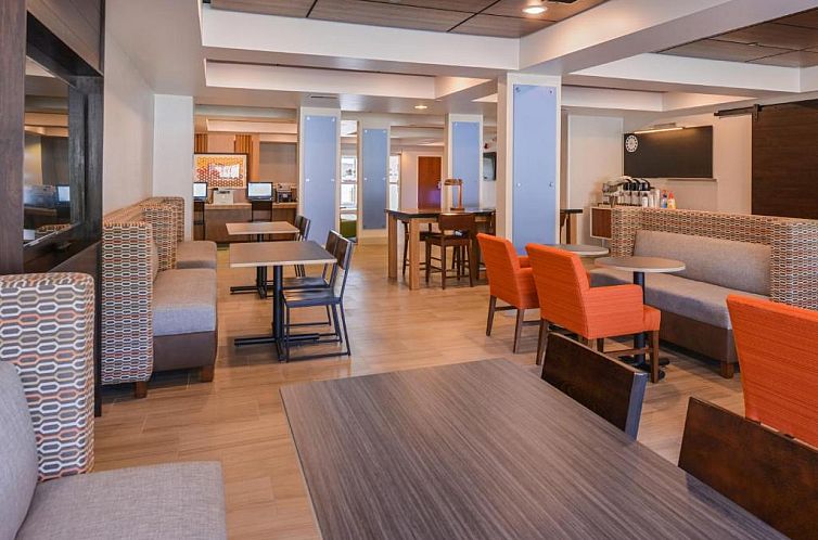 Holiday Inn Express Hotel & Suites Urbana-Champaign-U of I A