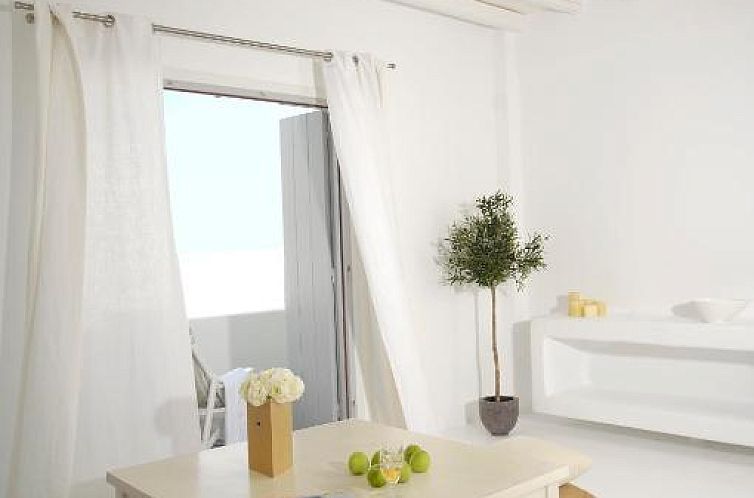 Kapetan Tasos Suites