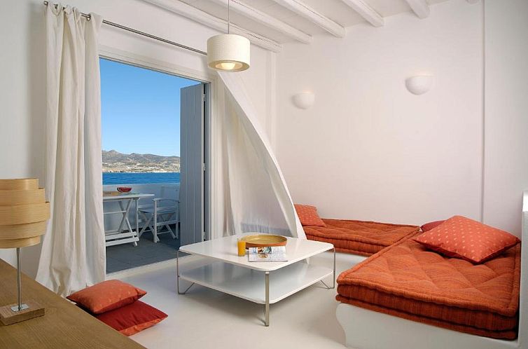 Kapetan Tasos Suites