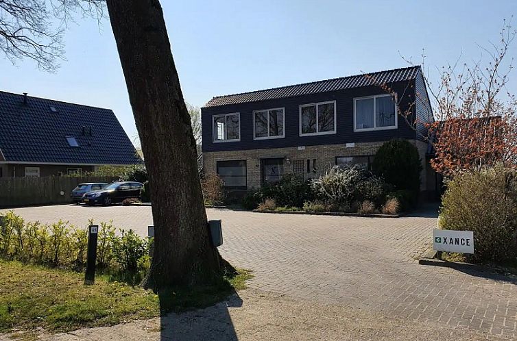 Vrijstaand / landelijk appartement de Wijk