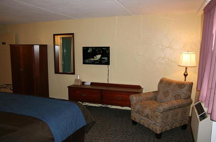 Bangor Inn & Suites