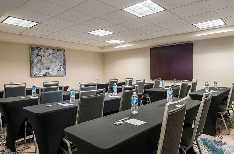 Homewood Suites by Hilton Tampa Airport - Westshore