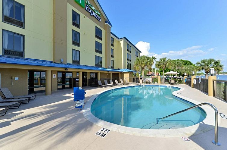 Holiday Inn Express Hotel & Suites Tampa-Rocky Point Island,