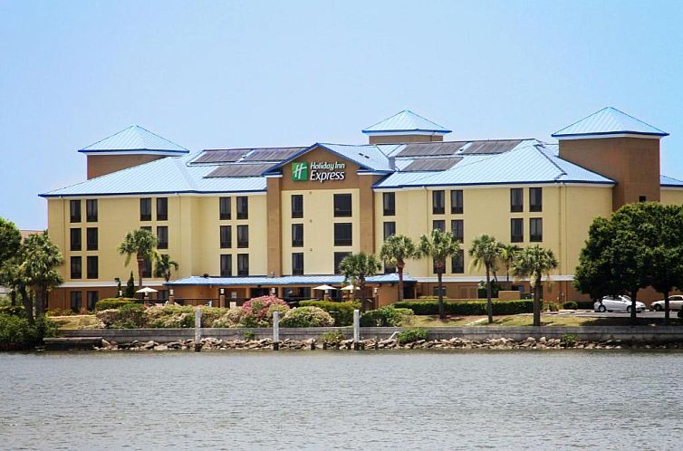 Holiday Inn Express Hotel & Suites Tampa-Rocky Point Island,