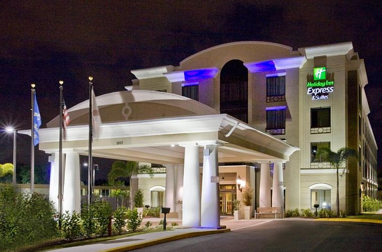 Holiday Inn Express Hotel & Suites Tampa-USF-Busch Gardens, 