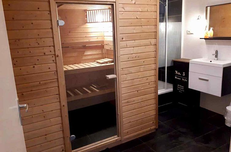 Prachtige 10 persoons villa met sauna en whirlpool in