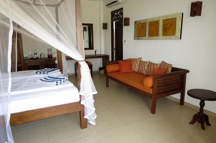 Lanka Beach Bungalows