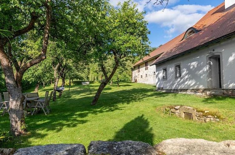 Vakantiehuis 18 Century Bohemian Farmhouse