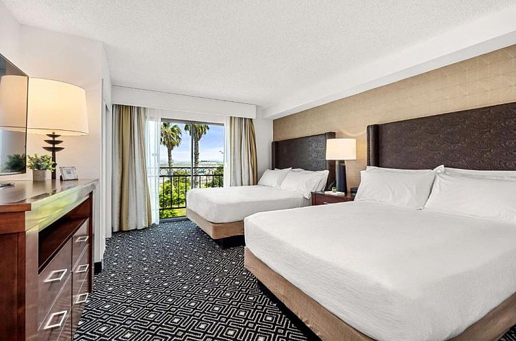 Embassy Suites by Hilton Los Angeles International Airport S