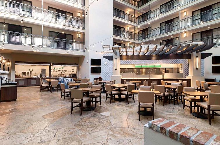 Embassy Suites by Hilton Los Angeles International Airport S