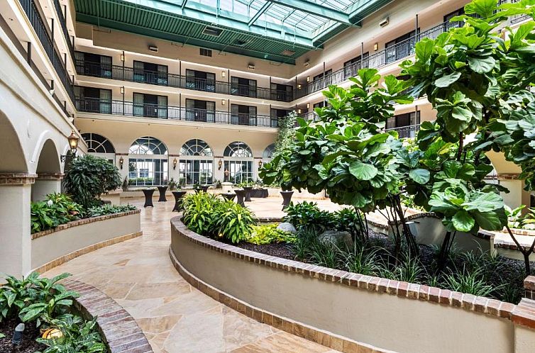 Embassy Suites by Hilton Los Angeles International Airport S