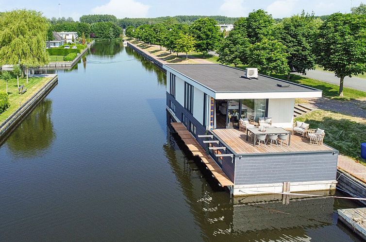 Vrijstaande woning in Flevoland, Nederland