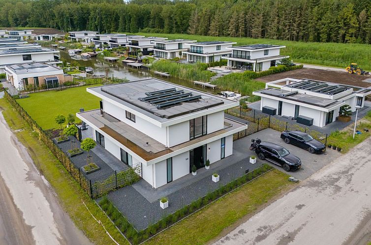 Vrijstaande woning in Flevoland, Nederland