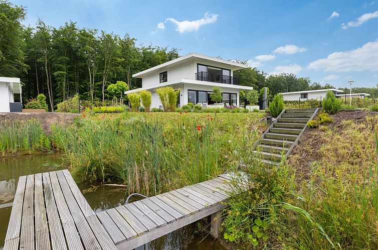 Vrijstaande woning in Flevoland, Nederland