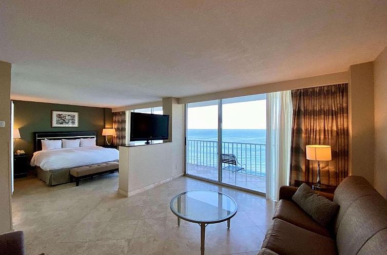 Radisson Suite Hotel Oceanfront