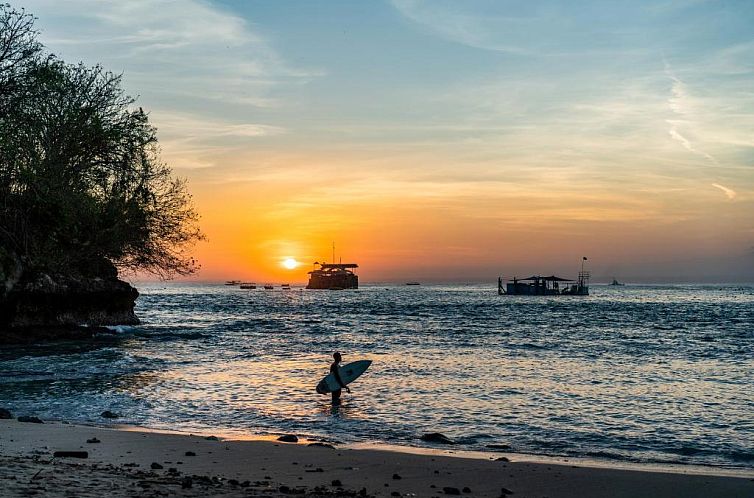 Song Lambung Beach Huts