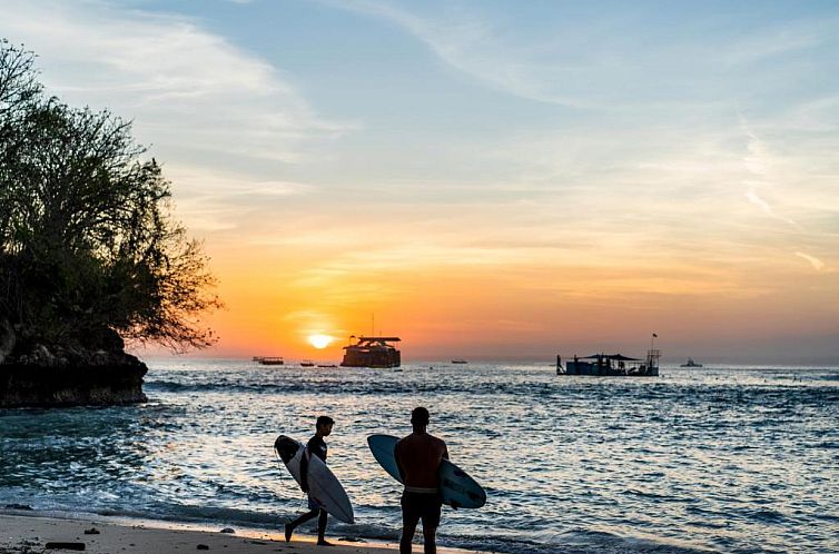 Song Lambung Beach Huts