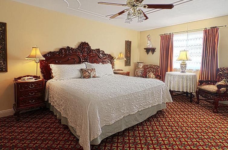 Rose Manor Bed & Breakfast